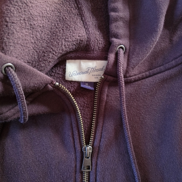 Target Universal Threads Sweatshirt - Picture 3 of 3